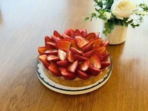 Çilekli Tart 6 Kişilik